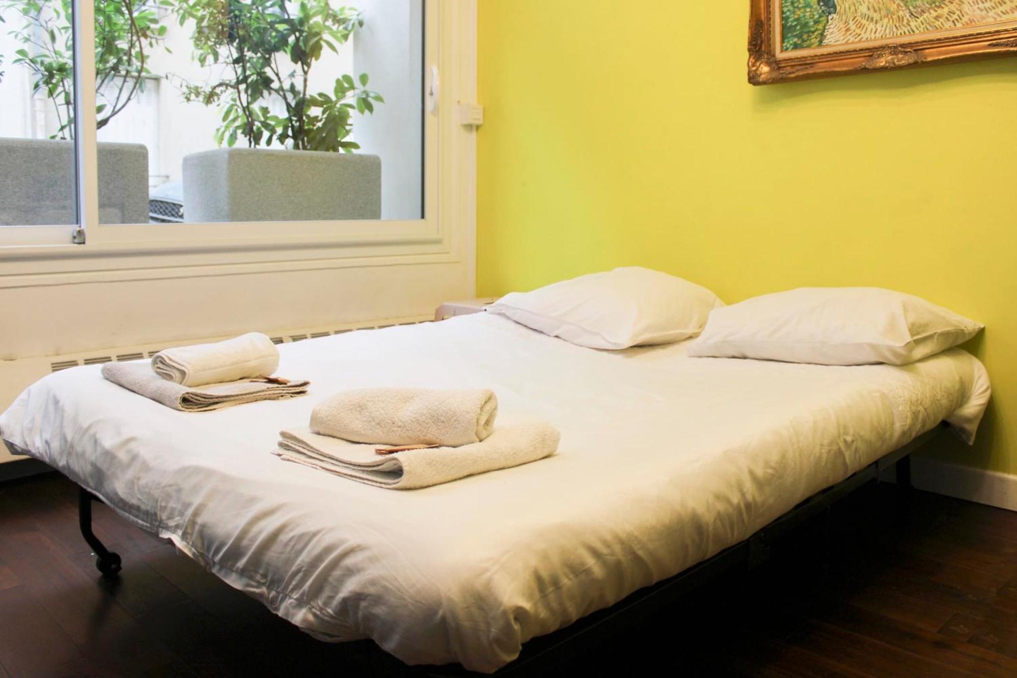 Colored Appt To Beaugrenelle Appartement *